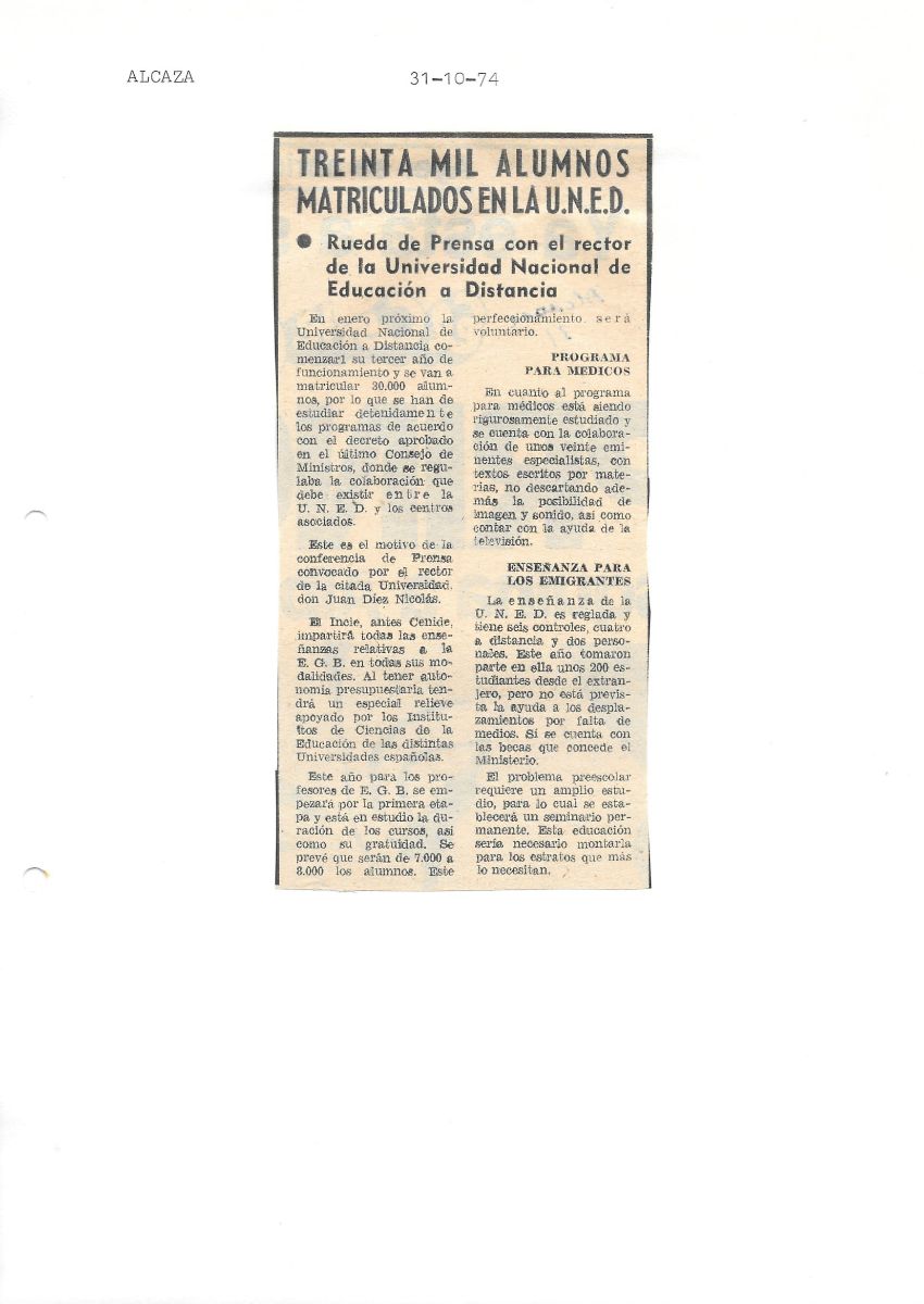 Noticia en el diario Alcázar sobre la rueda de prensa ofrecida por el rector Juan Díez Nicolás en la que anunciaba los cambios ante el incremento de las matriculaciones en su tercer año de vida (Diario El Alcázar, 31/10/1974)