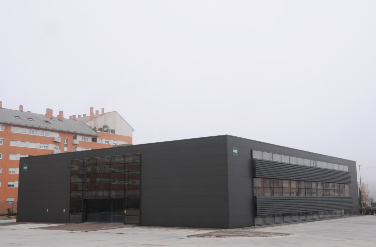 Edificio   del Centro Asociado de Las Tablas (Madrid), inaugurado en 2010.