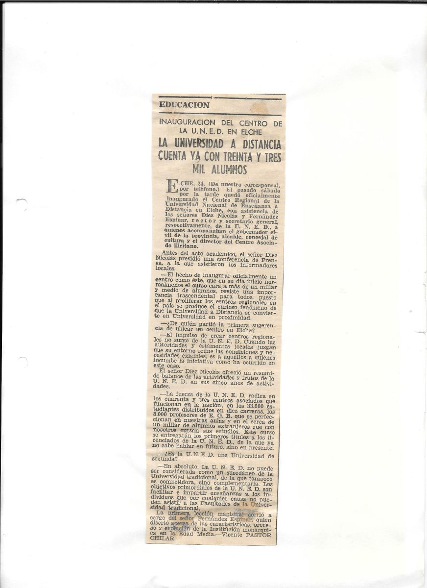Noticia de Vicente Pastor Chilar sobre la inauguración del Centro Asociado de Elche (ABC 25/01/1977).
