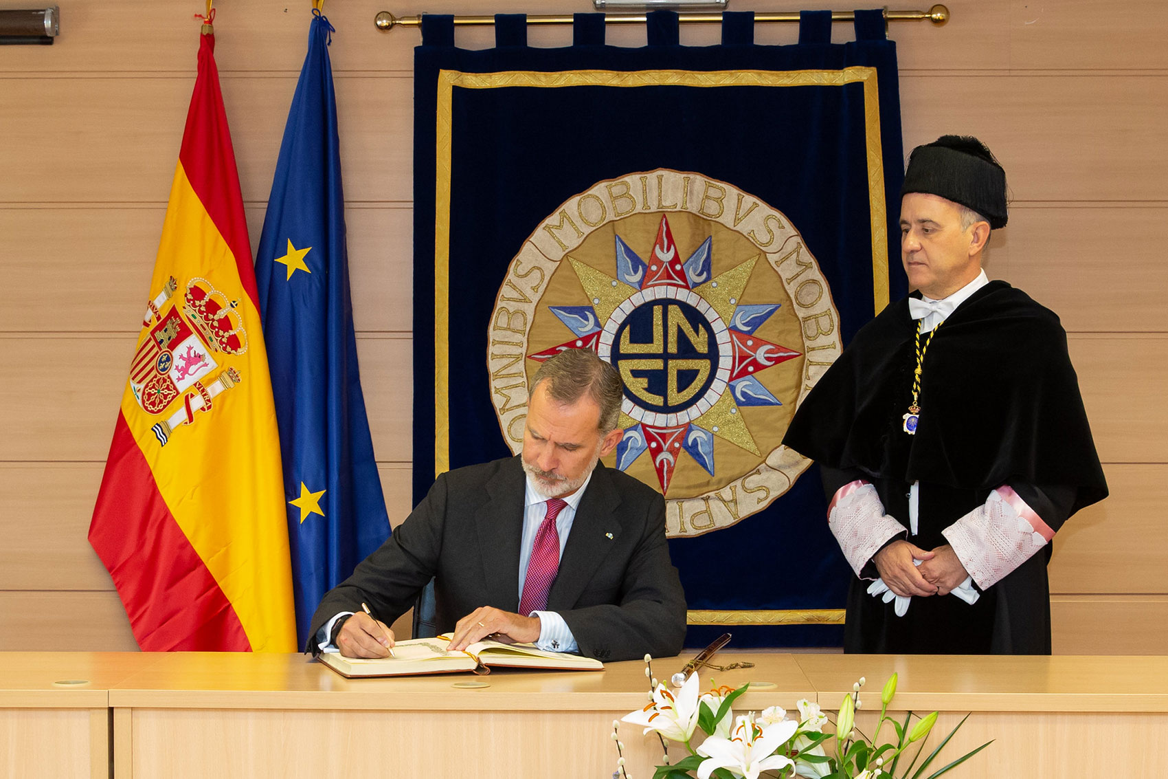 SM el Rey junto al rector de la UNED, en la inauguración oficial del curso académico 2022-2023 de las universidades españolas